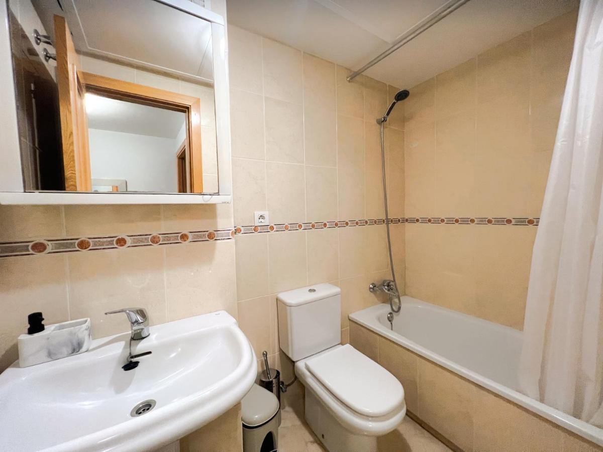 3 Bed Las Petunias, San Pedro 马尔韦利亚 外观 照片