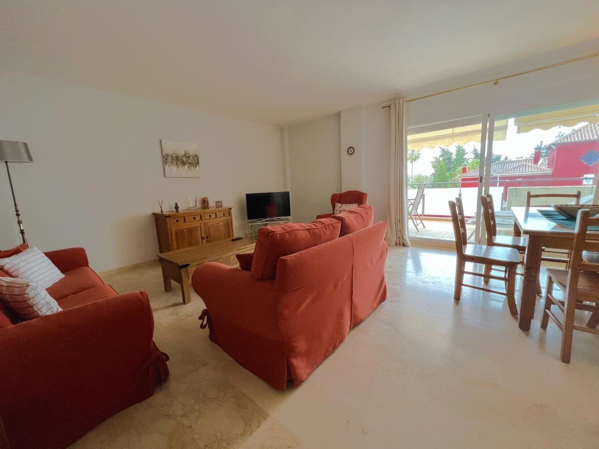 3 Bed Las Petunias, San Pedro 马尔韦利亚 外观 照片