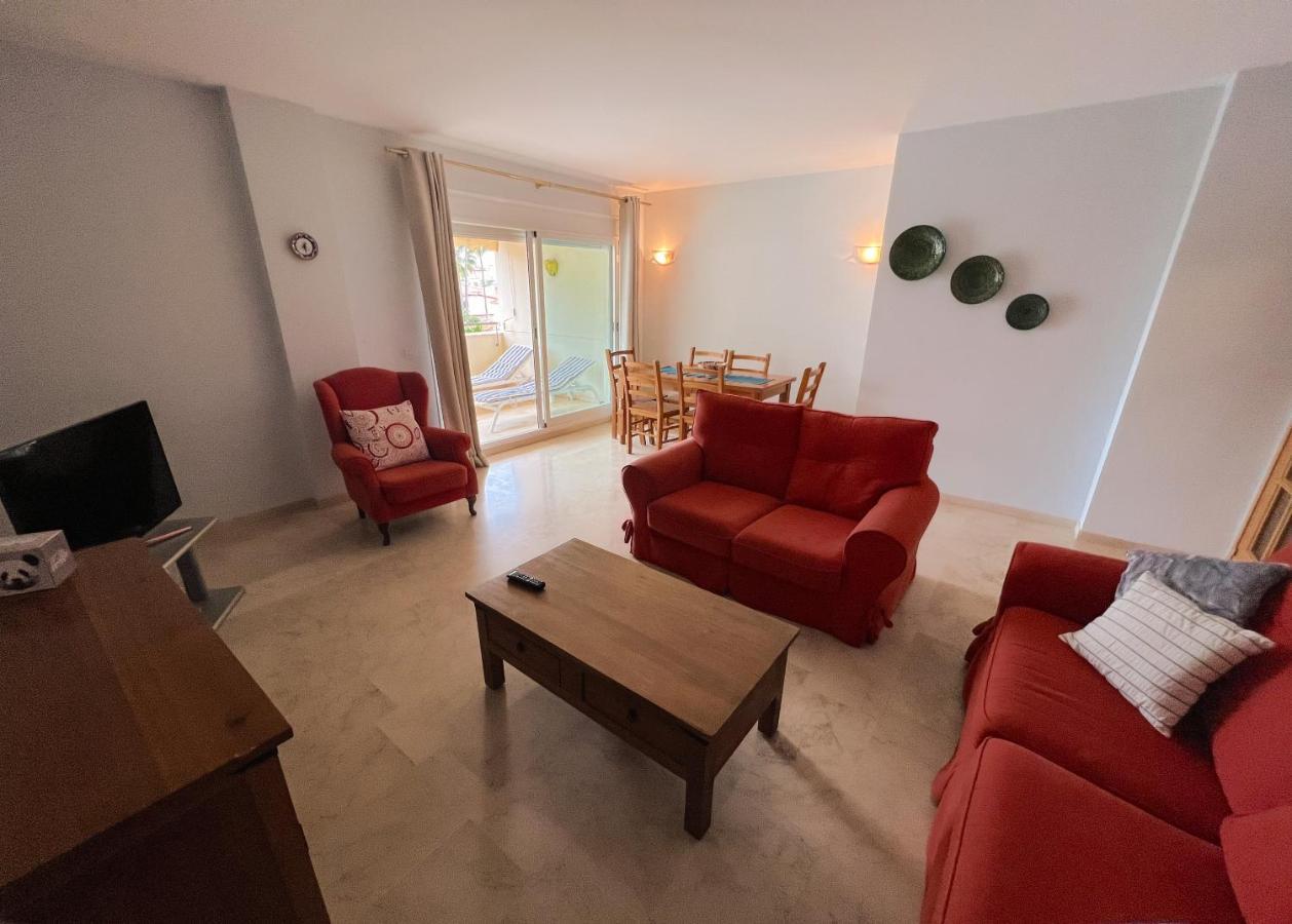 3 Bed Las Petunias, San Pedro 马尔韦利亚 外观 照片
