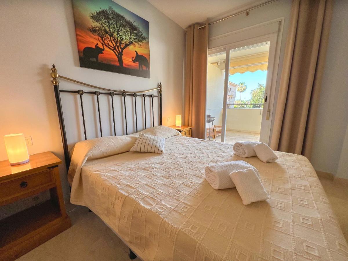 3 Bed Las Petunias, San Pedro 马尔韦利亚 外观 照片